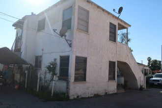 1710 S La Brea Ave in Los Angeles, CA - Building Photo - Building Photo