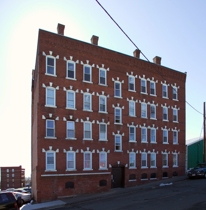 Bristol Place Apartments in Holyoke, MA - Building Photo