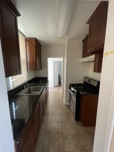 105 N Centre St in Los Angeles, CA - Building Photo - Building Photo