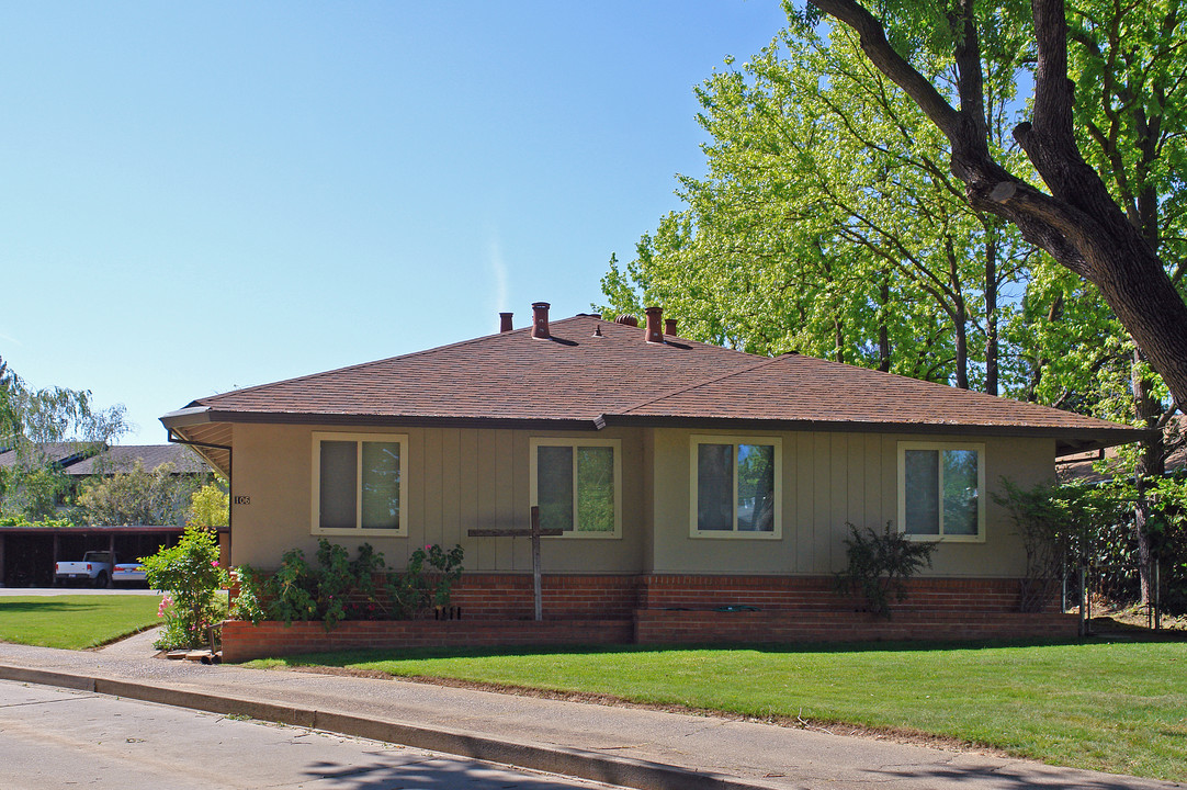 106 Ruth Ct in Sacramento, CA - Building Photo