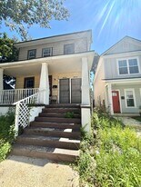 1207 E Bolton St in Savannah, GA - Building Photo