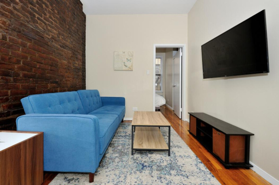 35 E 32nd St in New York, NY - Building Photo