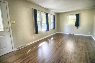 6404 Amhurst Rd in Durham, NC - Building Photo - Building Photo