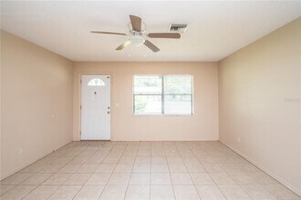 27270 Warner Ave in Brooksville, FL - Foto de edificio - Building Photo