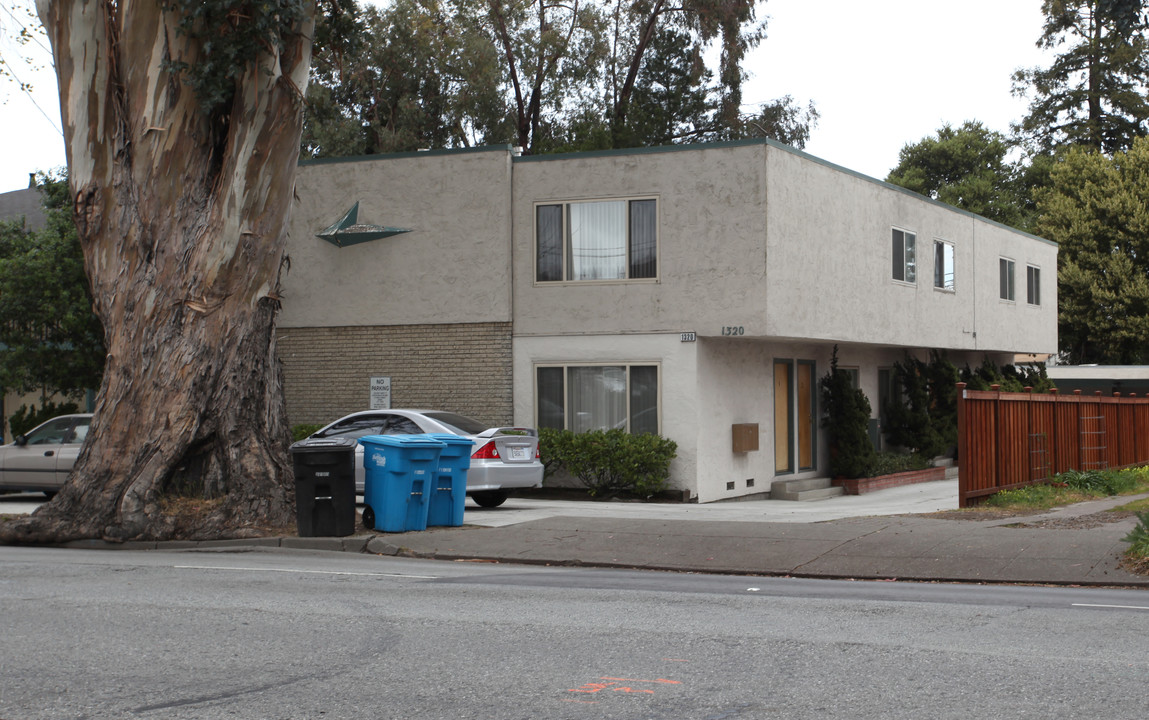 1320 El Camino Real in Burlingame, CA - Building Photo