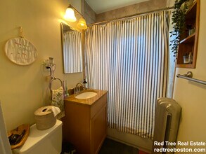 59 Brookley Rd, Unit 3L in Boston, MA - Foto de edificio - Building Photo