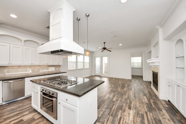 4250 Drake St in Houston, TX - Building Photo - Building Photo