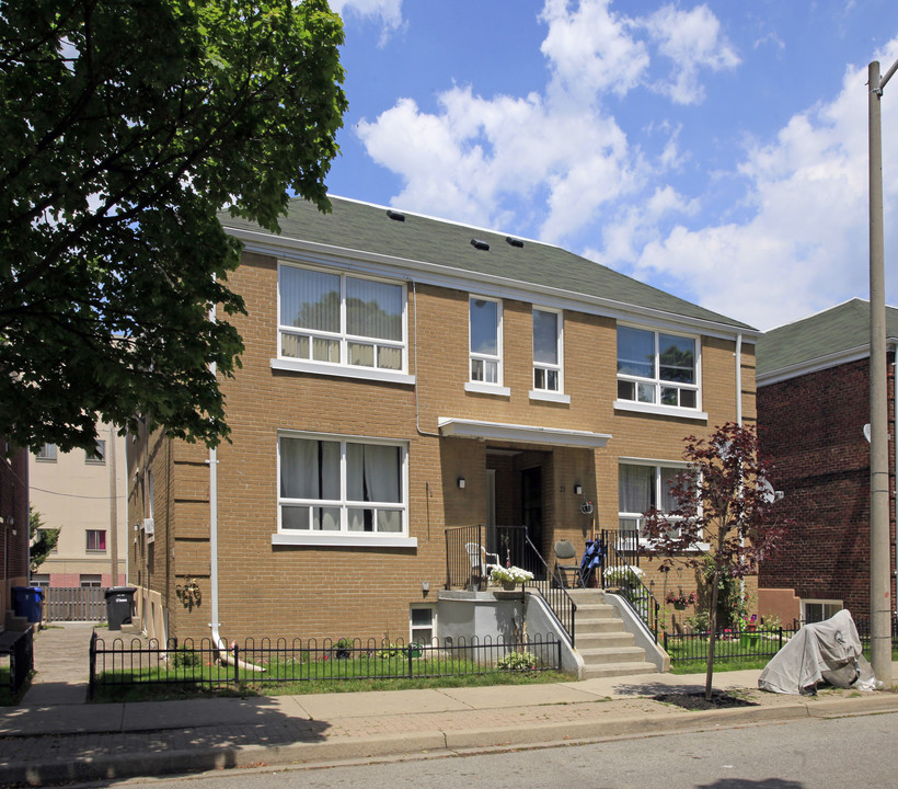 23 Norris Cres in Toronto, ON - Building Photo