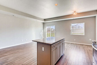 Sable Commons Townhomes in Aurora, CO - Building Photo - Building Photo