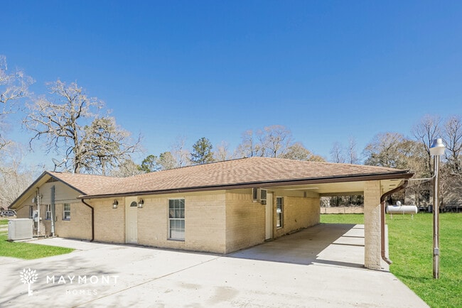 23542 Laura Ln in New Caney, TX - Foto de edificio - Building Photo