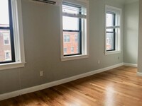 26 Chelsea St, Unit 3 in Boston, MA - Foto de edificio - Building Photo