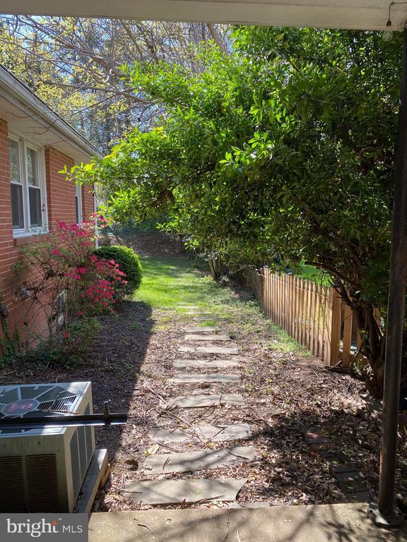 1708 N Roosevelt St in Arlington, VA - Building Photo - Building Photo