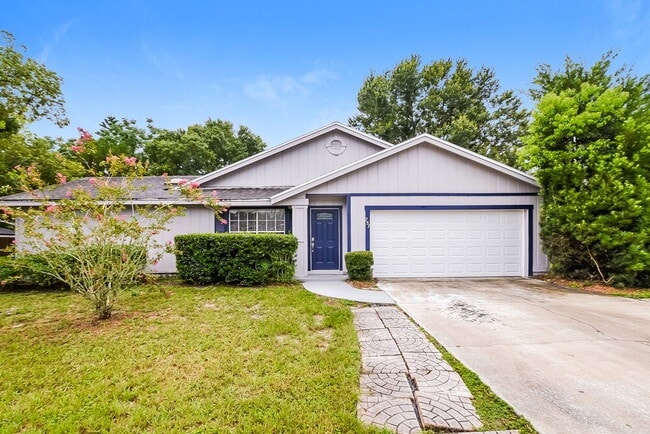 property at 757 St Johns River Dr