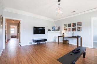 1125 S Orange Dr in Los Angeles, CA - Building Photo - Building Photo