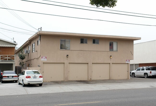 233 S Lemon St in Orange, CA - Foto de edificio - Building Photo