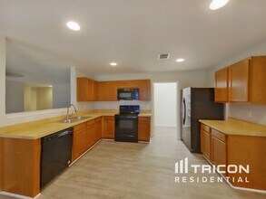 10300 Animas Ct in Fort Worth, TX - Foto de edificio - Building Photo