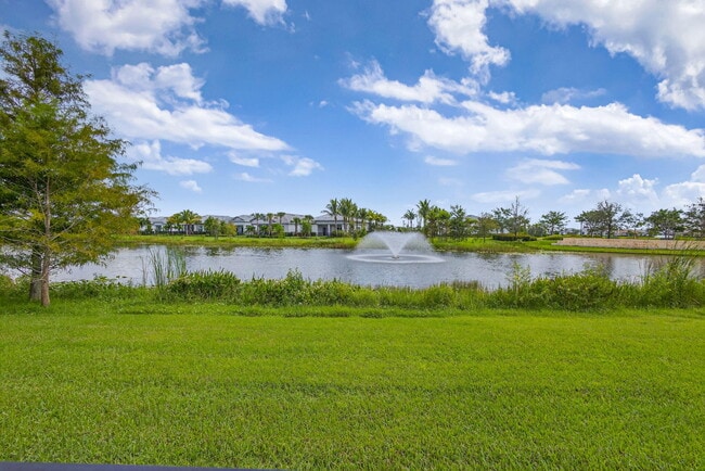 10904 Stellar Cir in Palm Beach Gardens, FL - Building Photo - Building Photo