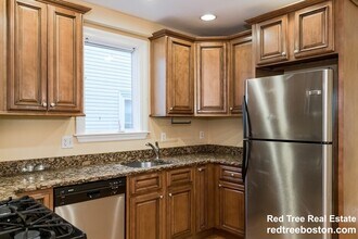 164 Boylston St in Boston, MA - Building Photo - Building Photo