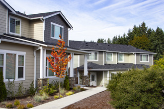 Woodbury Crossing Apartments and Townhomes in Olympia, WA - Foto de edificio - Building Photo