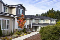 Woodbury Crossing Apartments and Townhomes in Olympia, WA - Building Photo - Building Photo