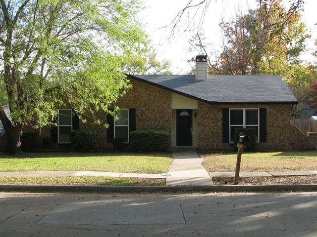property at 2608 Chancellor Dr