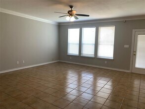 1221 Mathias St in Cedar Park, TX - Foto de edificio - Building Photo