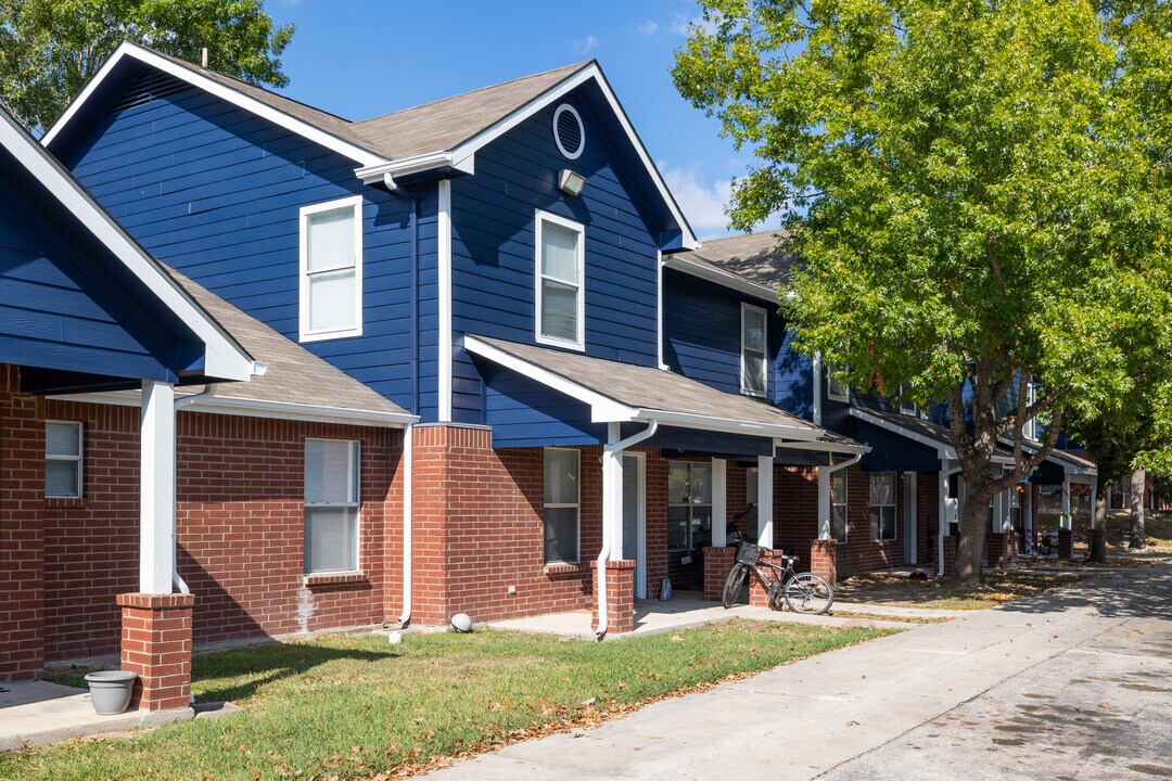 Asbury Place in San Marcos, TX - Foto de edificio