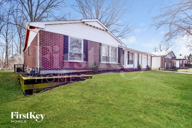 3250 Churchill Dr in Florissant, MO - Building Photo - Building Photo