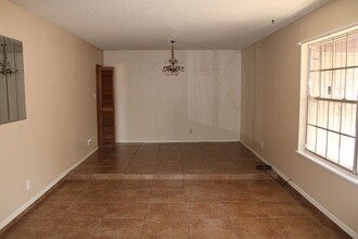 10701 Camaro Ct in El Paso, TX - Building Photo - Building Photo