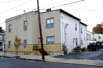 702 Anderson St in Trenton, NJ - Building Photo - Building Photo