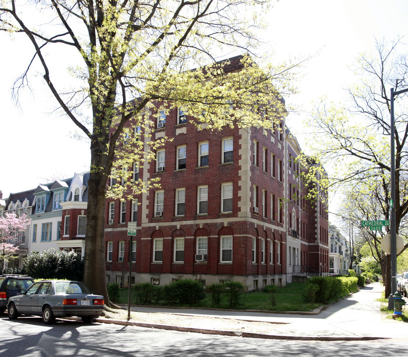 2839 27th St NW in Washington, DC - Building Photo