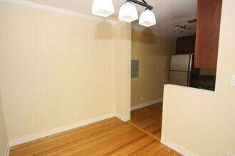 628 W Wrightwood Ave in Chicago, IL - Building Photo - Building Photo