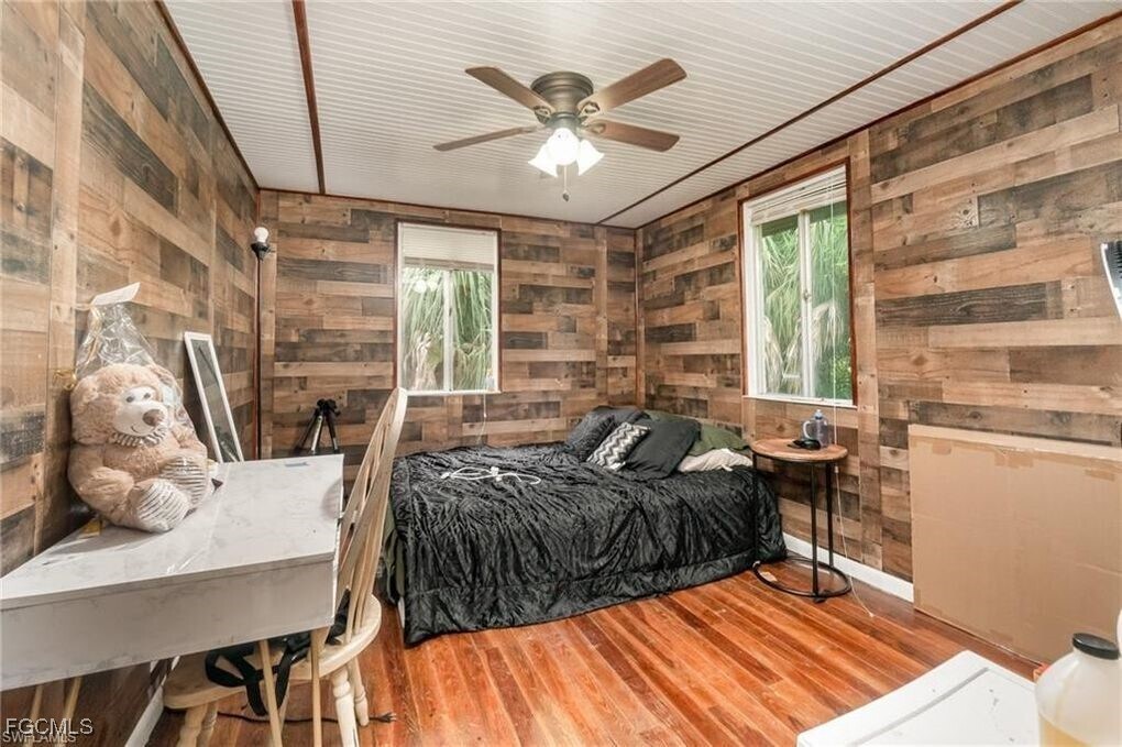 102 3rd St in Ft. Myers, FL - Foto de edificio