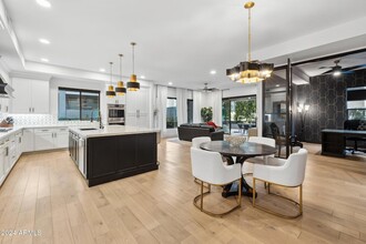 5250 E Deer Valley Dr, Unit 153 in Phoenix, AZ - Foto de edificio - Building Photo