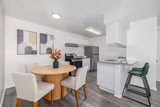 Longhorn Pavilion in Palmdale, CA - Building Photo - Interior Photo