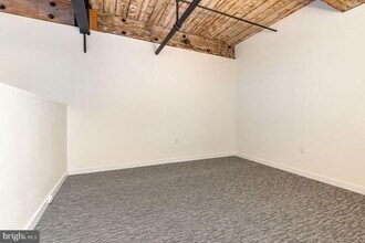 303 Vine St in Philadelphia, PA - Building Photo - Building Photo