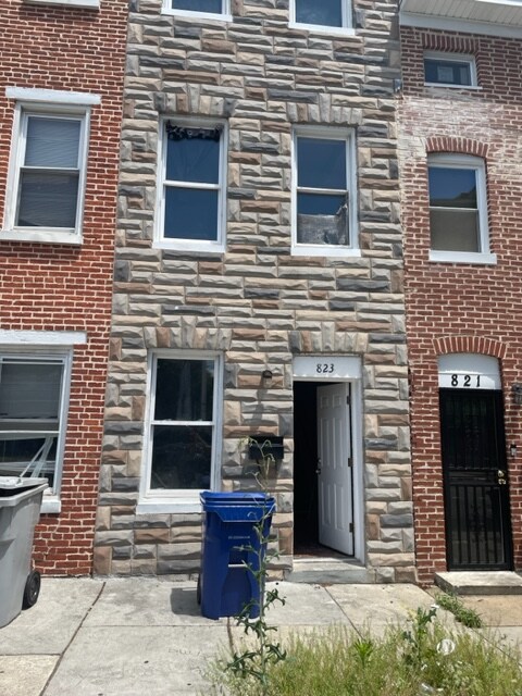 833 N Caroline St Photo