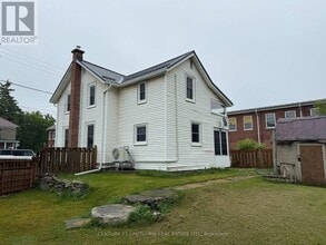 44 Metcalf St in Tweed, ON - Building Photo - Building Photo