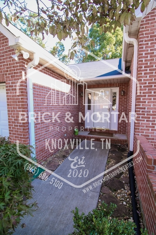 8635 Constance Way in Knoxville, TN - Building Photo - Building Photo