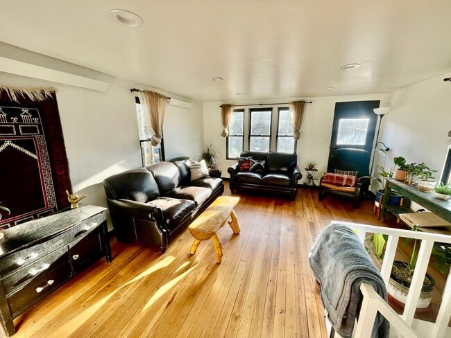 property at 487 N Main St