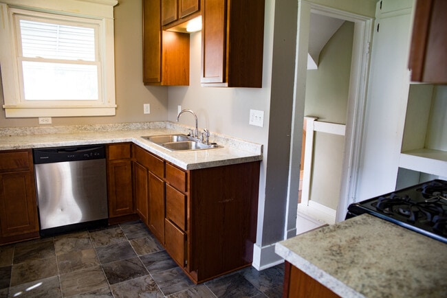 1145 14th Ave SE in Minneapolis, MN - Building Photo - Building Photo