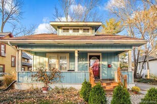 144 Woodward Ave in Rochester, MI - Building Photo
