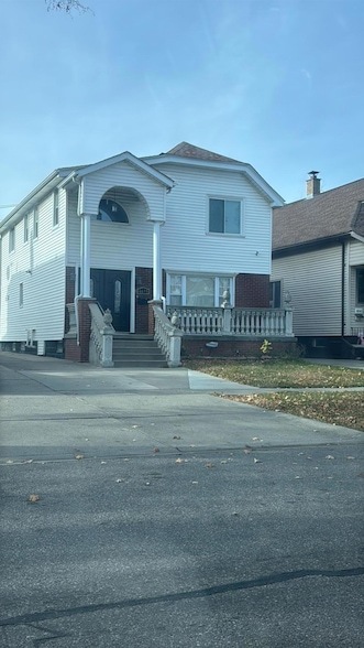 4635 Jonathon St, Unit 3756-608 in Dearborn, MI - Building Photo