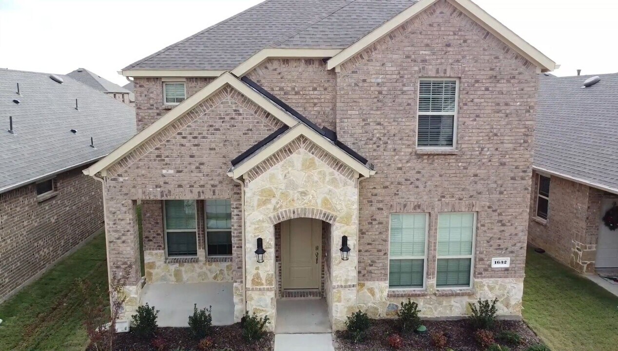 1632 Blakely Pl in Krugerville, TX - Building Photo