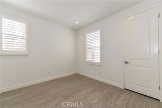 58 Belfast in Irvine, CA - Building Photo - Building Photo