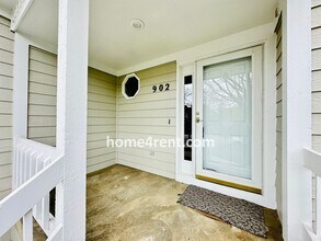 902 Sherman Pkwy in Belton, MO - Foto de edificio - Building Photo
