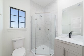 11924 N Hoa Sen Cir in Houston, TX - Building Photo - Building Photo