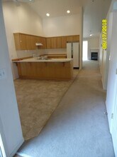 565 NW Meadows Dr in McMinnville, OR - Building Photo - Building Photo