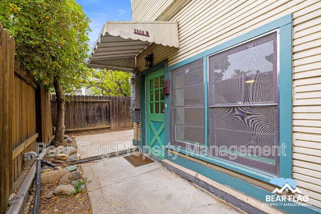 2505 S St in Sacramento, CA - Building Photo - Building Photo