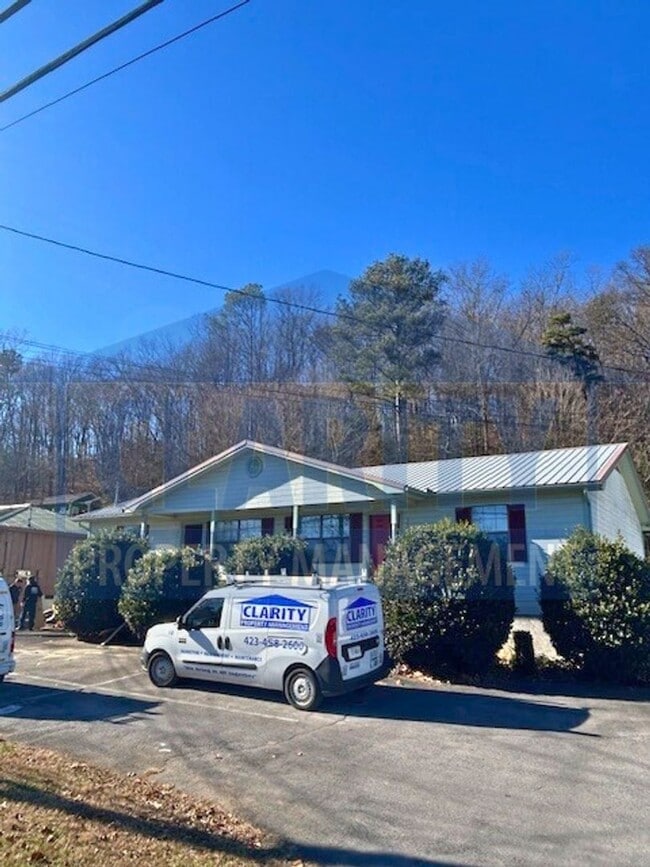 3014-3016 Blue Springs Rd